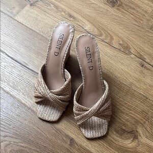 Silent D Katia Wedges Size 37 NWOB